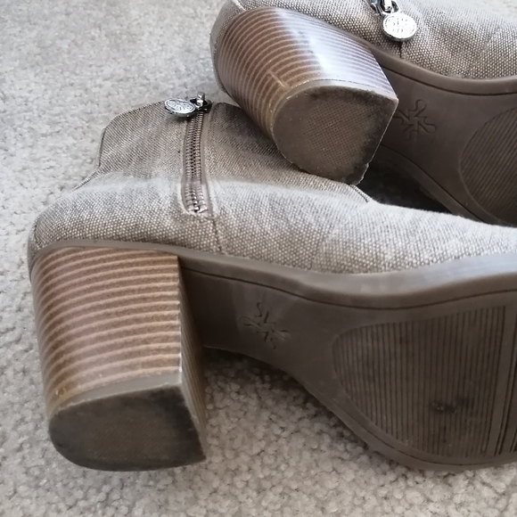 Ladies linen boots shoes - Picture 3 of 6